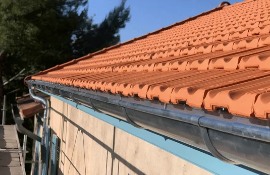 Couvreur pose gouttiere Gémenos Couvreur pose gouttiere Gémenos