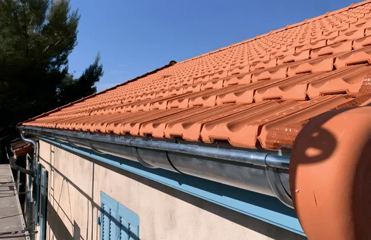 Pose gouttiere zinc Marseille Pose gouttiere zinc Marseille